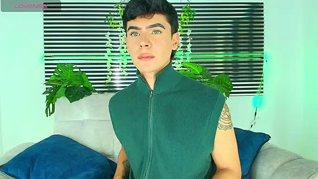 CamiiGuzmanX online show from January 10, 2026, 7:48 pm