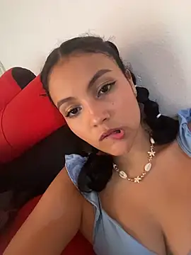 Angel-Caribbean online show from November 17, 2025, 7:08 pm