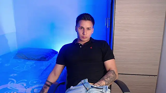 valentinosex1 online show from January 17, 2026, 8:45 pm