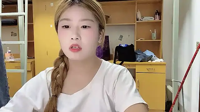 xiaoyan1314 online show from September 9, 2025, 12:15 pm