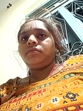 Snapshot of Hot_crety chatting on October 10, 2025, 12:20 am Hot crety online show from October 10, 2025, 12:20 am