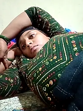 Snapshot of Hot_crety chatting on October 17, 2025, 2:08 pm Hot crety online show from October 17, 2025, 2:08 pm