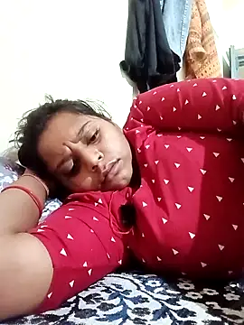 Snapshot of Hot_crety chatting on June 17, 2026, 10:54 pm Hot crety online show from June 17, 2026, 10:54 pm