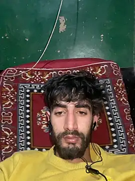 lyath3245 online show from February 12, 2026, 8:48 pm