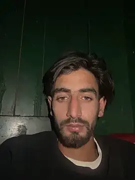 lyath3245 online show from April 17, 2026, 2:31 pm