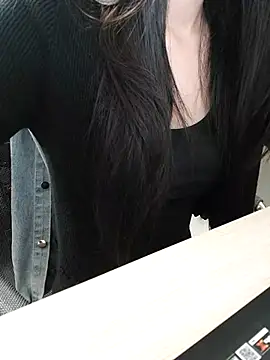 meomeocute online show from November 26, 2025, 8:59 am