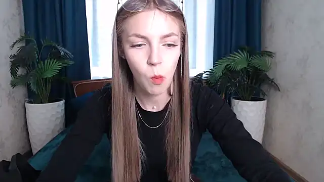 Snapshot of HitGyrl chatting on May 18, 2026, 8:09 am HitGyrl online show from May 18, 2026, 8:09 am
