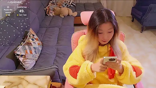 Deserve E online show from October 17, 2025, 1:03 pm