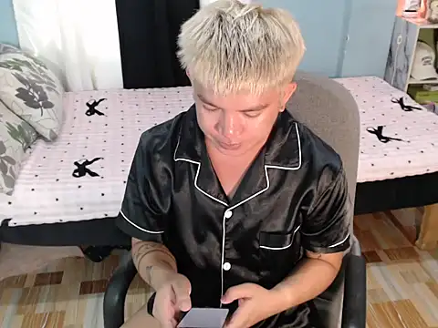 Snapshot of Fuckboii_intown chatting on April 30, 2026, 6:20 am Fuckboii intown online show from April 30, 2026, 6:20 am
