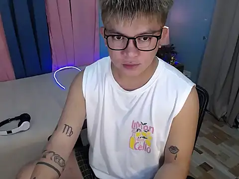 Snapshot of Fuckboii_intown chatting on July 9, 2026, 7:23 am Fuckboii intown online show from July 9, 2026, 7:23 am