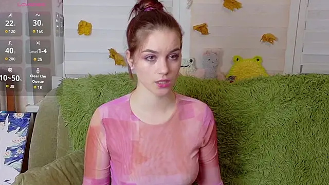 ElzaBlis online show from October 31, 2025, 2:18 pm