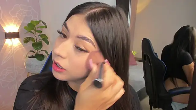 anagil  online show from April 5, 2026, 8:28 pm