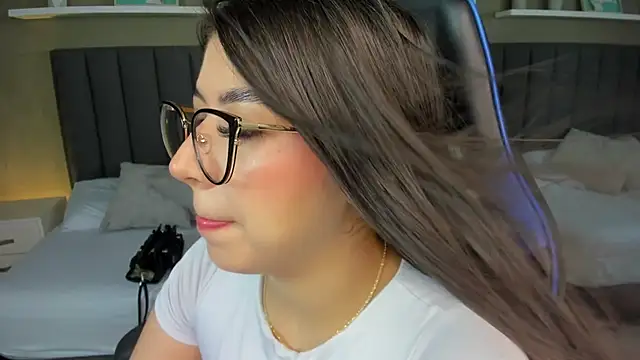 anagil  online show from April 16, 2026, 2:18 pm