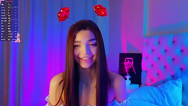 MarciaMarshall online show from December 3, 2025, 9:35 pm