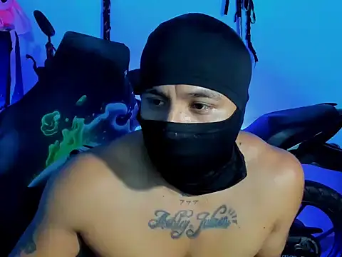 Snapshot of zeus_7777 chatting on October 9, 2025, 11:03 pm zeus 7777 online show from October 9, 2025, 11:03 pm