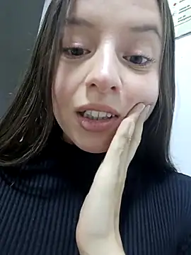 Snapshot of VioletaNova chatting on June 2, 2026, 10:39 am VioletaNova online show from June 2, 2026, 10:39 am
