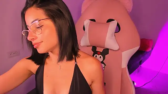 Snapshot of samara18_18_ chatting on November 5, 2025, 4:56 am samara18 18 online show from November 5, 2025, 4:56 am