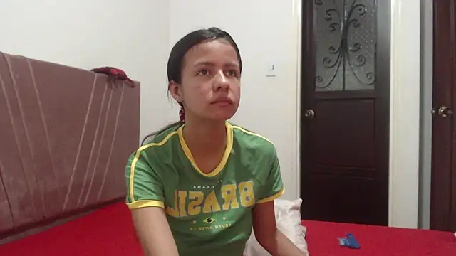 nathaly jones  online show from December 15, 2025, 12:31 pm