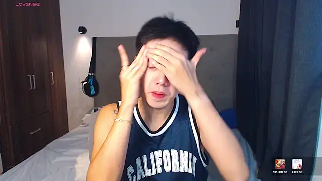 Snapshot of Addictiveboi chatting on April 1, 2026, 2:23 am Addictiveboi online show from April 1, 2026, 2:23 am