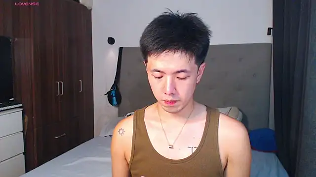 Snapshot of Addictiveboi chatting on April 2, 2026, 5:27 am Addictiveboi online show from April 2, 2026, 5:27 am