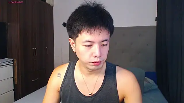 Snapshot of Addictiveboi chatting on April 13, 2026, 4:29 am Addictiveboi online show from April 13, 2026, 4:29 am