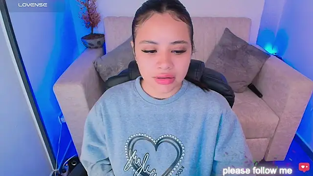 Snapshot of nicemiiaa7_ chatting on February 14, 2026, 3:03 am nicemiiaa7 online show from February 14, 2026, 3:03 am