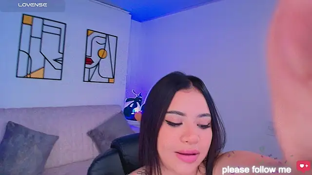 Snapshot of nicemiiaa7_ chatting on February 19, 2026, 9:33 pm nicemiiaa7 online show from February 19, 2026, 9:33 pm