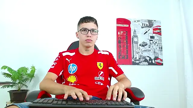 Cumandres18 online show from September 15, 2025, 1:44 pm