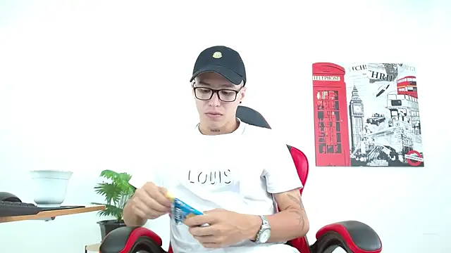 Cumandres18 online show from September 16, 2025, 1:45 pm