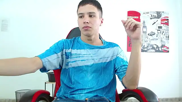 Cumandres18 online show from October 24, 2025, 2:02 pm