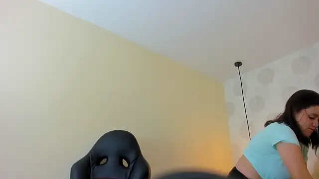 GIANAMILLER6 online show from February 16, 2026, 12:12 pm