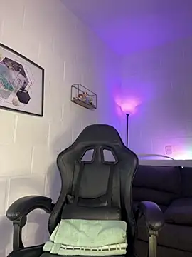 Snapshot of Alyson_Conner chatting on February 10, 2026, 12:20 pm Alyson Conner online show from February 10, 2026, 12:20 pm