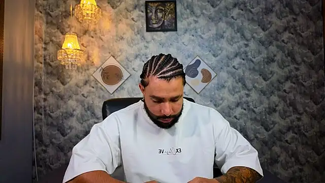 Apolo rousse1 online show from December 16, 2025, 9:42 pm