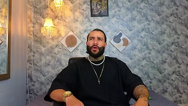 Apolo rousse1 online show from December 18, 2025, 8:37 pm