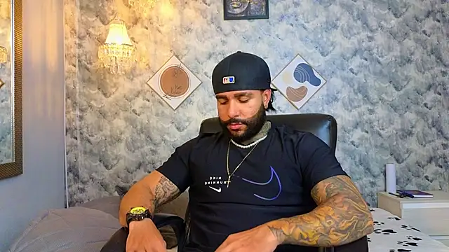 Apolo rousse1 online show from January 15, 2026, 10:46 pm