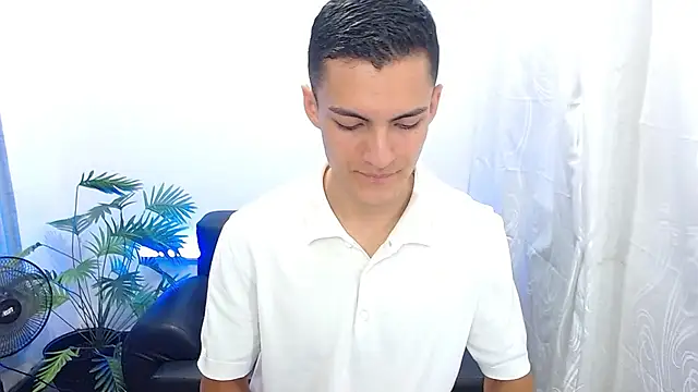 Matiius18 online show from September 13, 2025, 1:33 pm