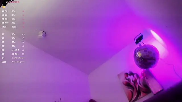 Lola wish1 online show from November 18, 2025, 4:17 am