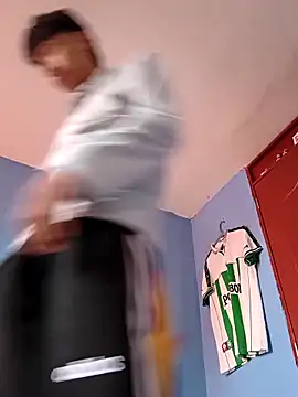 Snapshot of Rolito69 chatting on October 19, 2025, 9:37 pm Rolito69 online show from October 19, 2025, 9:37 pm