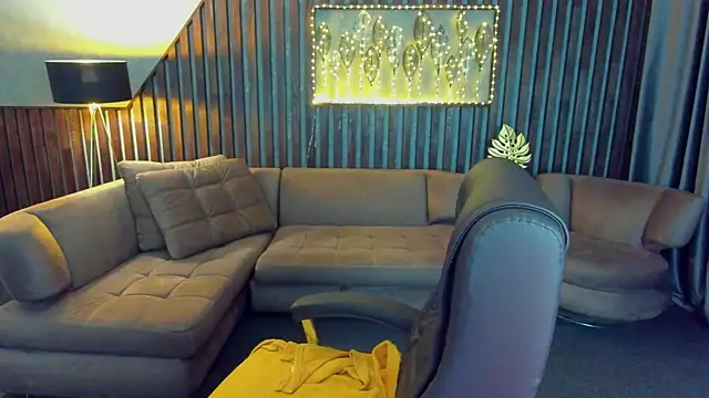 KattyRose8 online show from April 13, 2026, 5:46 am