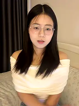 Snapshot of Ella-A9 chatting on September 10, 2025, 4:45 am Ella-A9 online show from September 10, 2025, 4:45 am