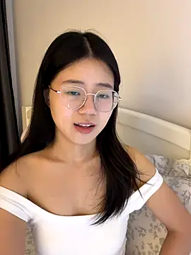 Snapshot of Ella-A9 chatting on October 1, 2025, 1:39 pm Ella-A9 online show from October 1, 2025, 1:39 pm