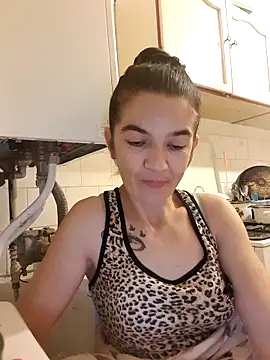 Snapshot of alinaalinutzq chatting on November 29, 2025, 8:45 pm alinaalinutzq online show from November 29, 2025, 8:45 pm