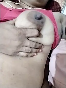 Snapshot of beena01 chatting on September 9, 2025, 6:18 pm beena01 online show from September 9, 2025, 6:18 pm