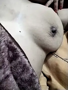 Snapshot of beena01 chatting on January 7, 2026, 6:43 pm beena01 online show from January 7, 2026, 6:43 pm