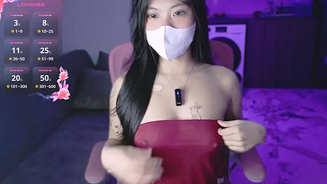 Phuong Bee online show from February 2, 2026, 2:27 pm