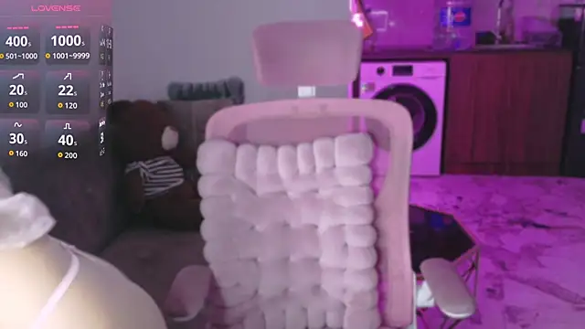 Phuong Bee online show from April 5, 2026, 1:41 pm