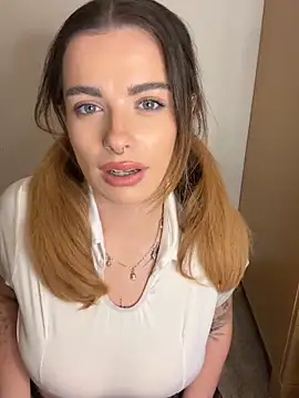 Snapshot of PiperPassionX chatting on October 16, 2025, 8:21 pm PiperPassionX online show from October 16, 2025, 8:21 pm