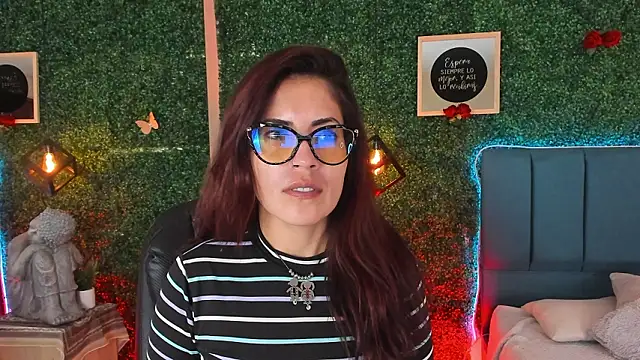 Snapshot of Linagh_ chatting on March 9, 2026, 12:53 pm Linagh online show from March 9, 2026, 12:53 pm