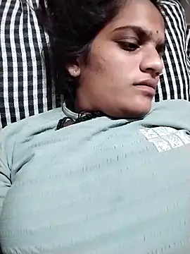 Snapshot of Sofia_kuuu chatting on September 22, 2025, 4:20 pm Sofia kuuu online show from September 22, 2025, 4:20 pm