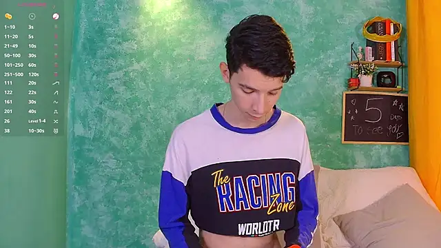 VicenteFerrer online show from October 17, 2025, 8:22 pm